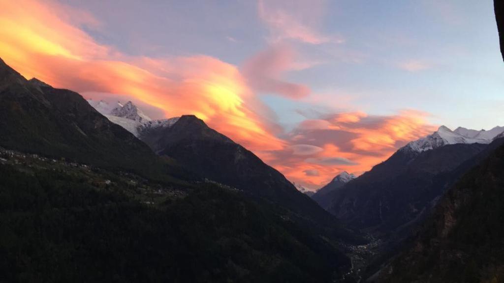 Bergbeiz Morgenrot B&B Embd Exterior photo